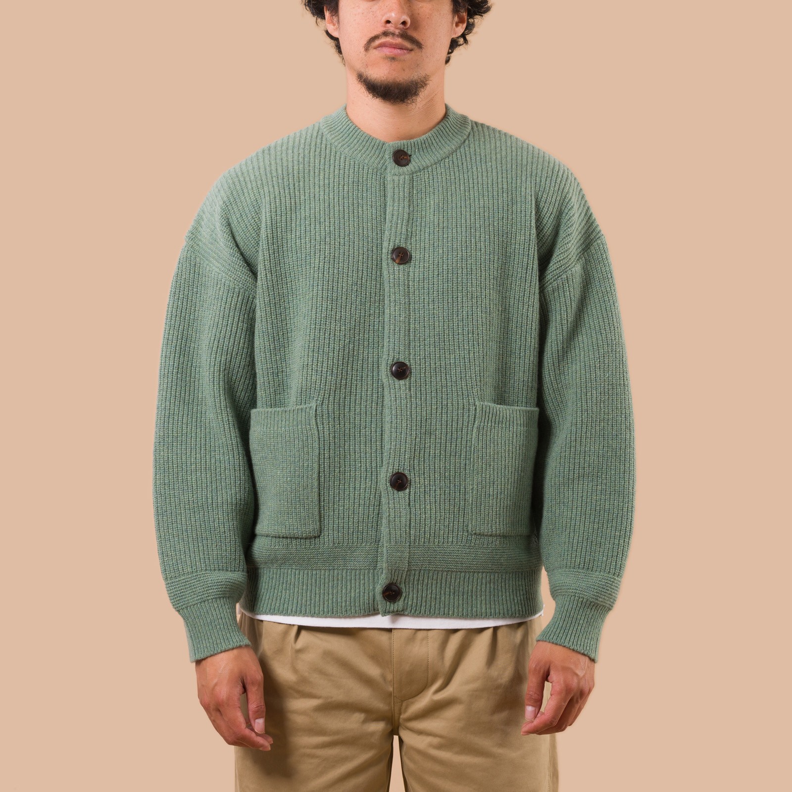 flaneurs Frizmworks Heavy Wool Round Cardigan Jade Green worn front