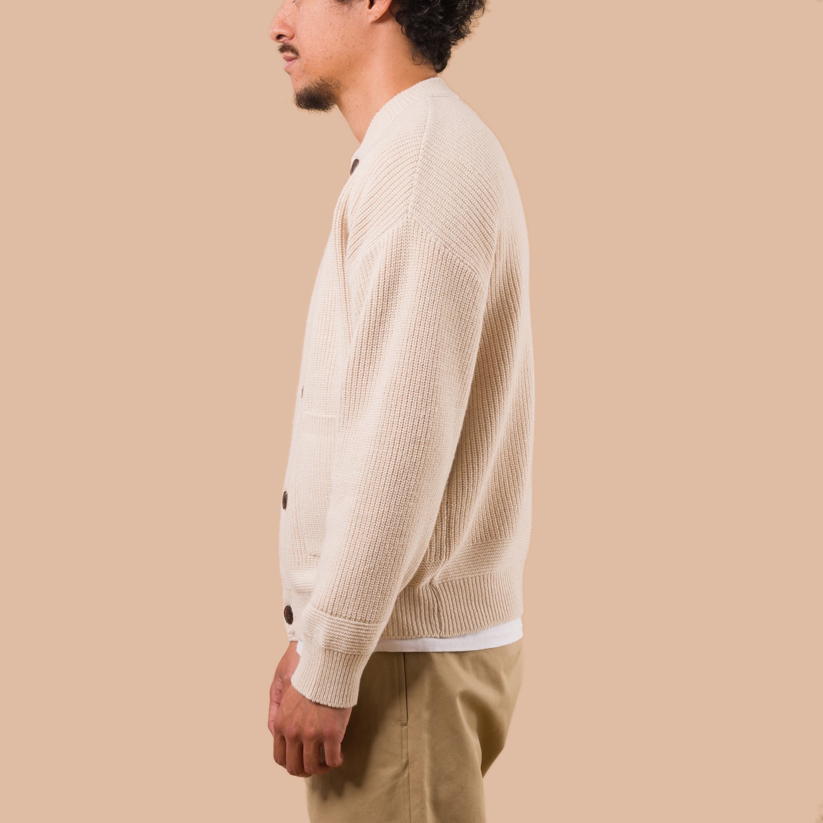 flaneurs Frizmworks Heavy Wool Round Cardigan Cream worn side