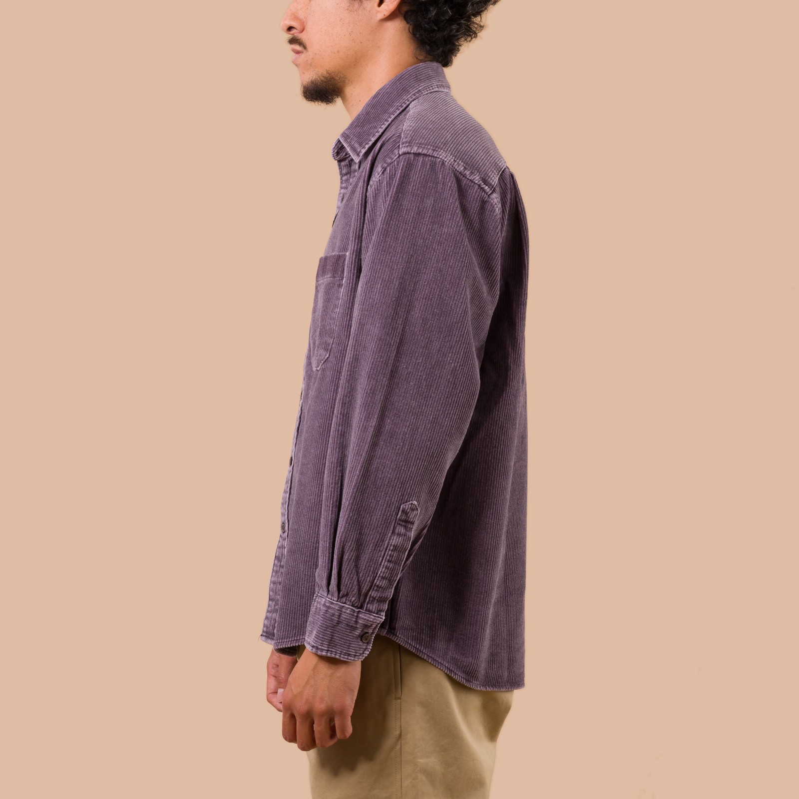flaneurs Frizmworks Pigment 8W Corduroy Shirt Purple worn side