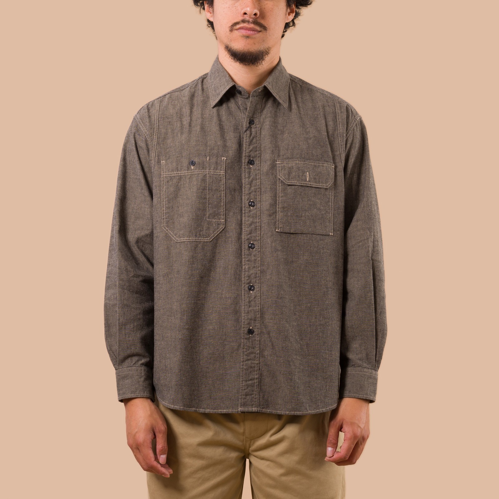 flaneurs Frizmworks1920S Chambray Work Shirt Mud worn front