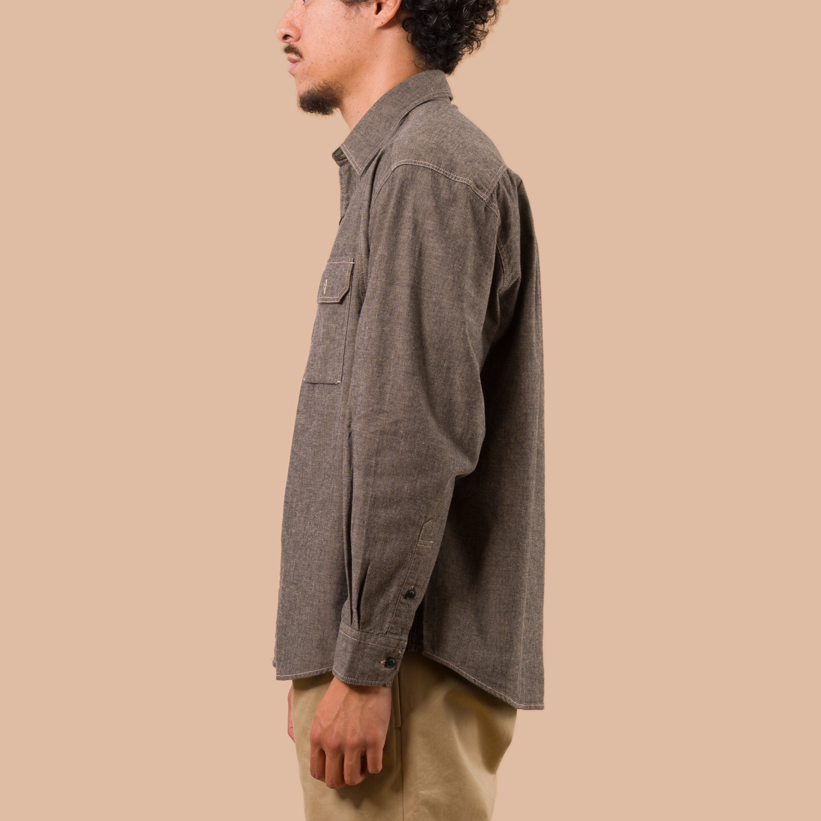 flaneurs Frizmworks1920S Chambray Work Shirt Mud worn side