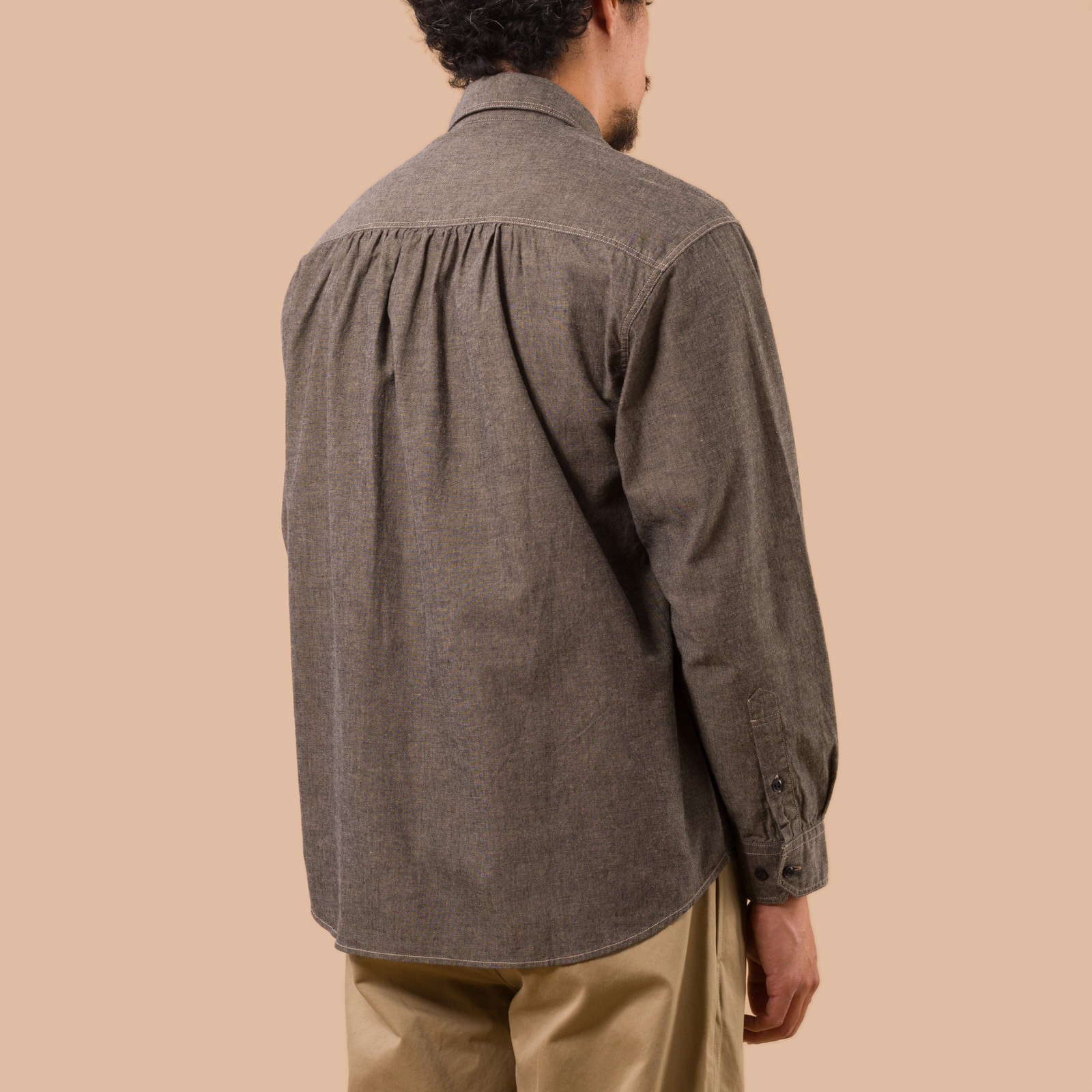 flaneurs Frizmworks1920S Chambray Work Shirt Mud worn back