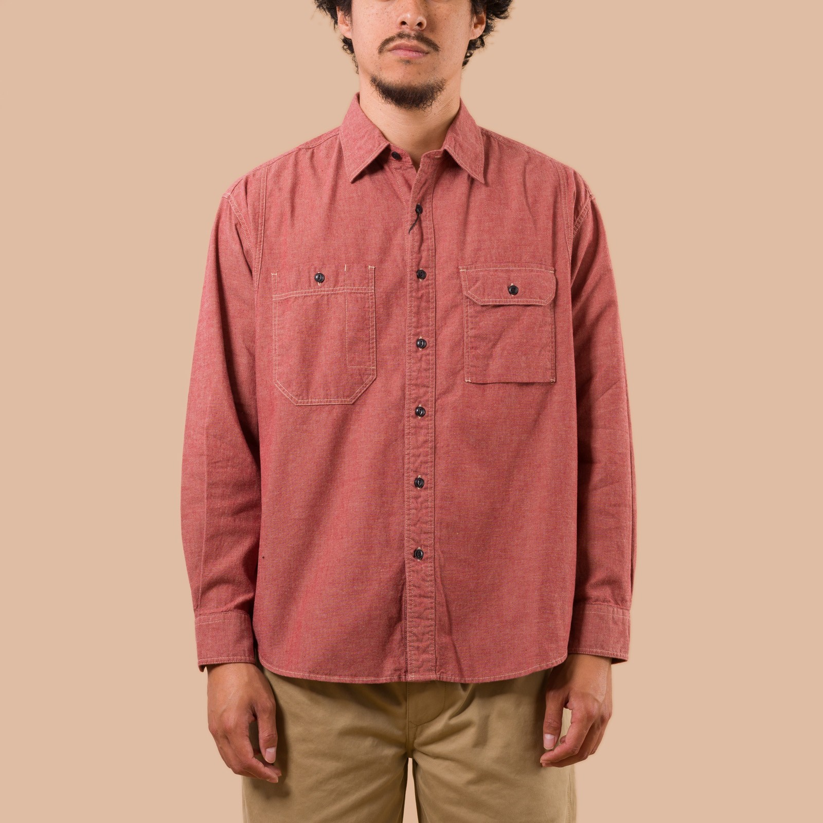 flaneurs Frizmworks1920S Chambray Work Shirt Red worn front