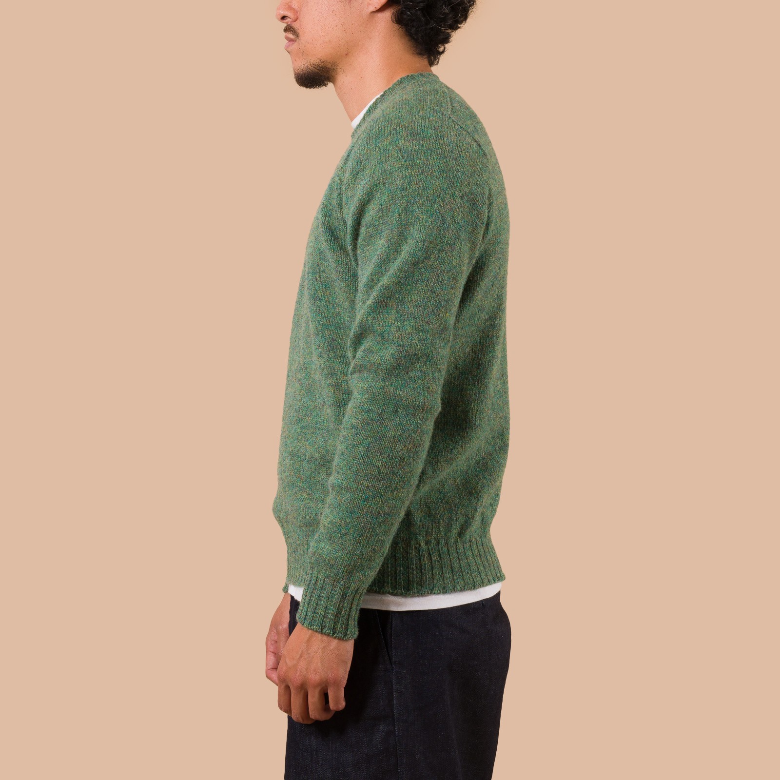 Image Flâneurs JAMIESON'S / Crewneck Saddle Shoulder Sweater Moorgrass profil