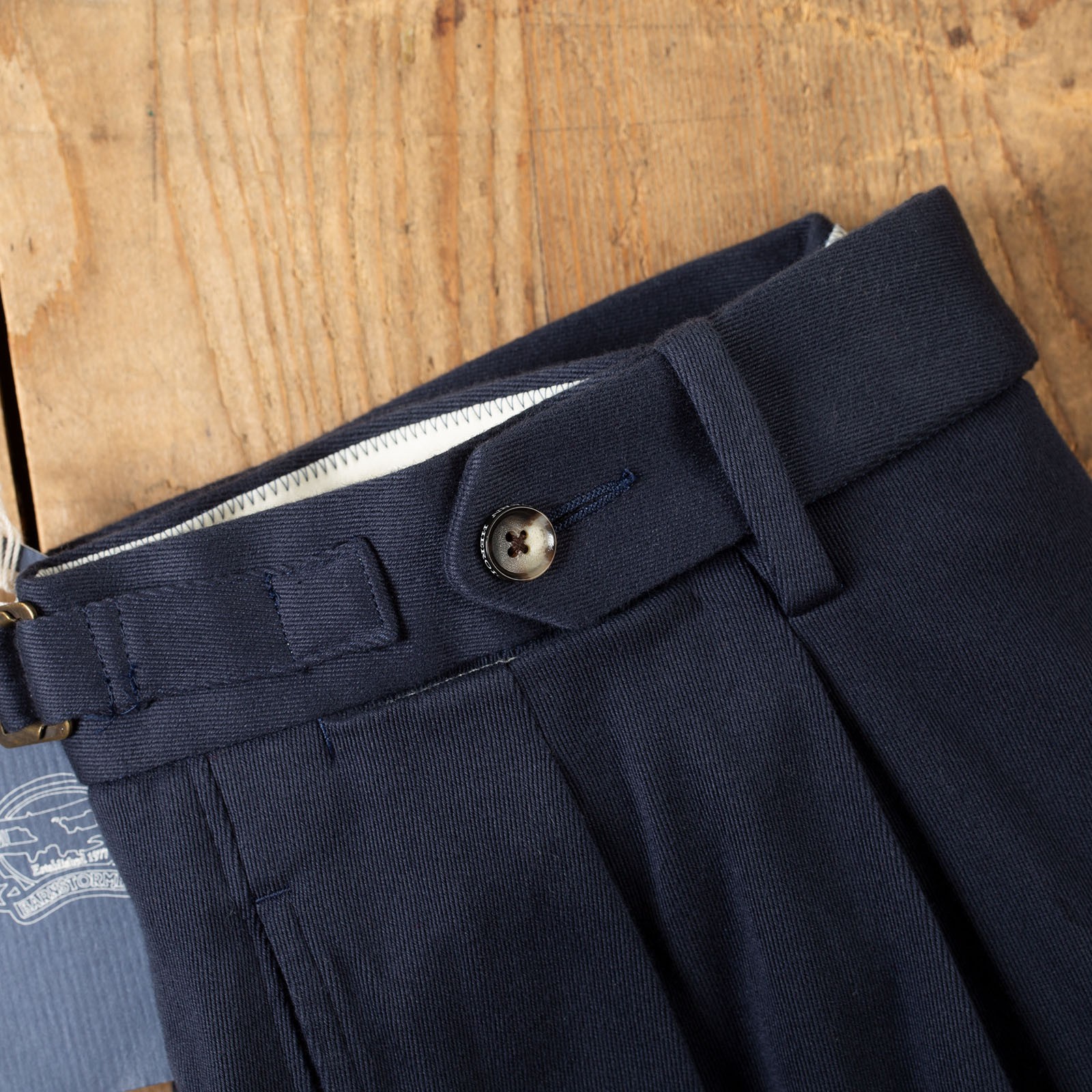 detail flaneurs BARNSTORMER 1849 FOB Factory American Fit Dobby Chinos Navy 1