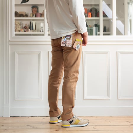 flâneurs NAKED & FAMOUS SuperGuy Army Green "Duck" Canvas Selvedge porté de dos