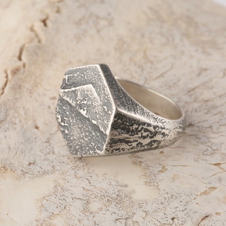 NORTHERN WORKSHOP / Hexagon Signet Ring