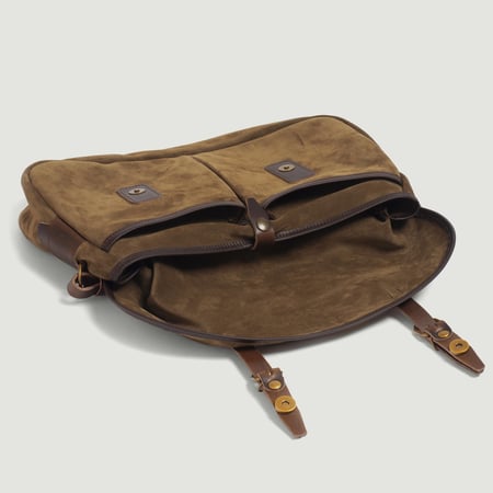 Fisherman's Musette in Tobacco color