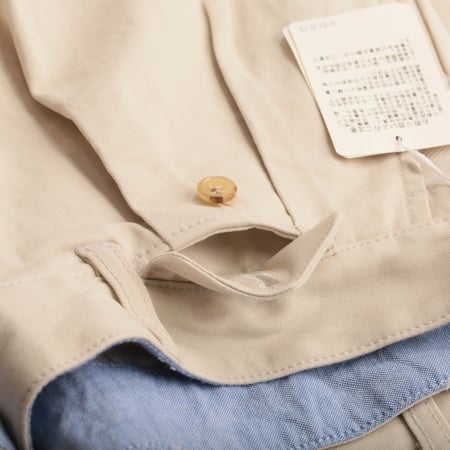 image flâneurs détail poche Beams 2 Pleats Twill Trousers 1