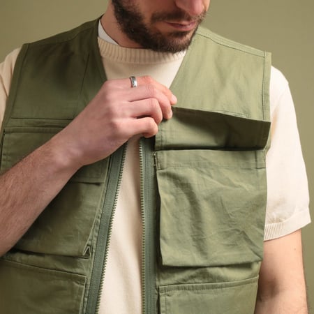 Photographers Gilet in Olive Fine Twill