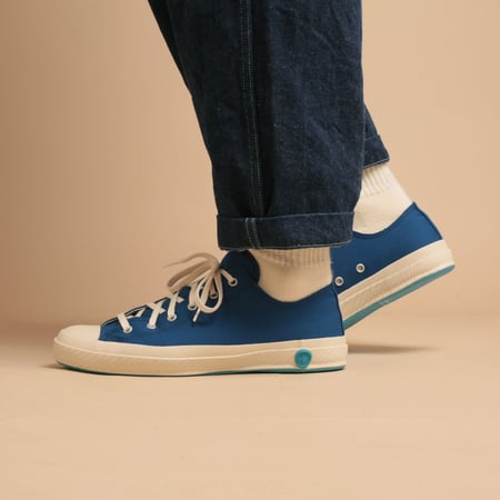Low Indigo Sneakers