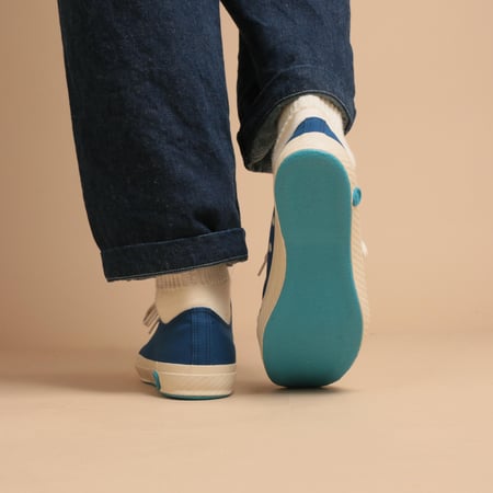 Low Indigo Sneakers