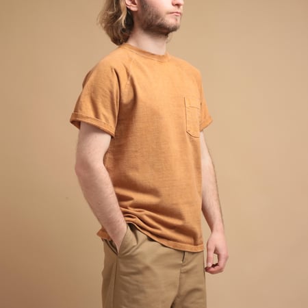 Short Sleeve Heavy Raglan Pocket Tee in Mocha Color