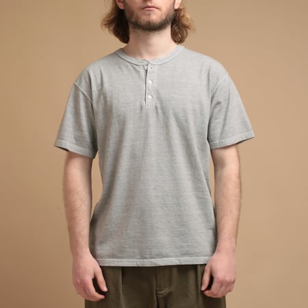 Short Sleeve Henley Tee in Ash Grey
