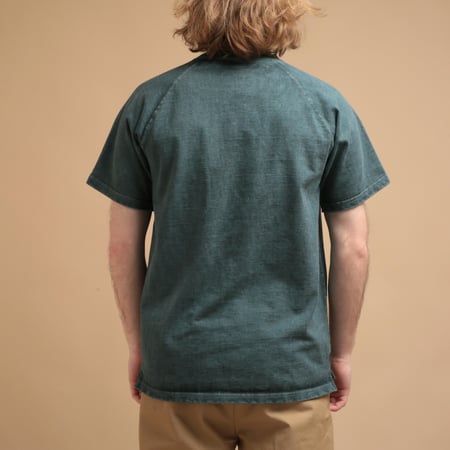 image porté de dos GOOD ON teeshirt manches courtes épais Heavy Raglan Pocket Tee P-slate