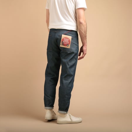 image flâneurs NAKED & FAMOUS EasyGuy Natural Indigo Selvedge porté de dos