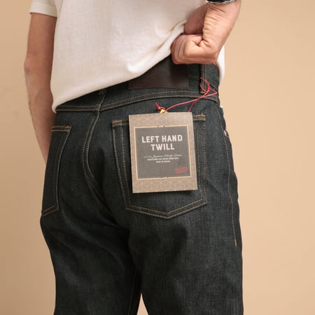 image flâneurs NAKED & FAMOUS TrueGuy Left Hand Twill Selvedge porté arrière
