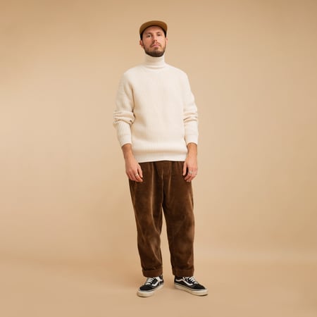 flâneurs-pull-BATONER-Signature-Turtle-Neck-Ivory silhouette