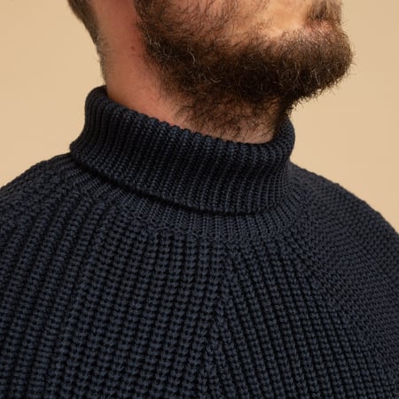 flâneurs-pull-BATONER-Signature-Turtle-Neck-Navy col bas