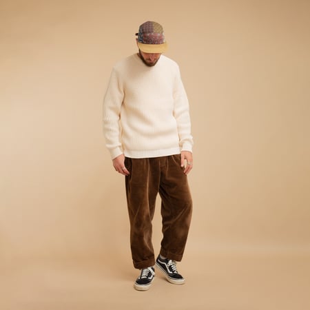 flâneurs - round neck sweater - BATONER - Signature - Crew Neck - Ivory silhouette