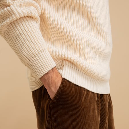 flâneurs - round neck sweater - BATONER - Signature Crew Neck - Ivory sleeve