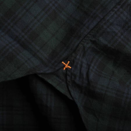 BEAMS PLUS cotton shirt / BD Oxford Shirt Indigo tartan Black Watch with swallowtail reinforcement detail