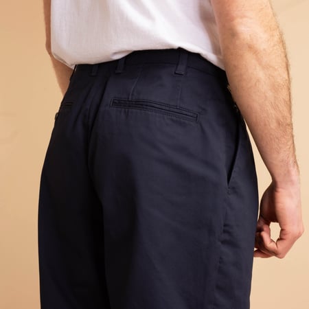 image flâneurs porté back  Beams 2 Pleats Twill Trousers navy