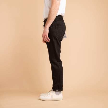 642-13BK 13oz Jet Black Relaxed Tapered