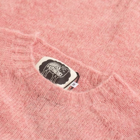 HARLEY OF SCOTLAND X FLANEURS / Shaggy Crew Neck in Sea Pink