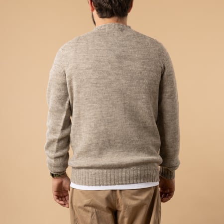 pull shetland voe HARLEY OF SCOTLAND couleur gris silver de dos