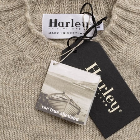 pull shetland voe HARLEY OF SCOTLAND couleur gris silver tag