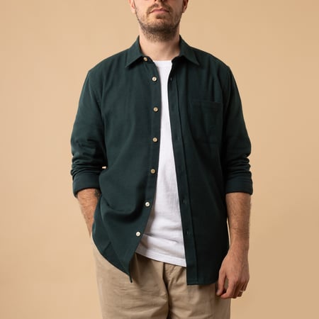 Chemise en coton PORTUGUESE FLANNEL  Teca Shirt couleur Green de face ouvert