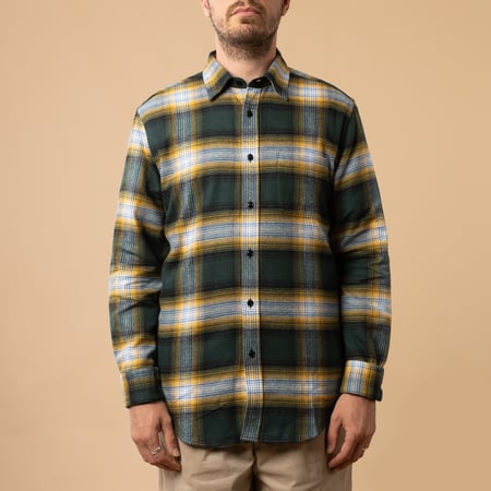 Chemise en coton PORTUGUESE FLANNEL Lousa Shirt de face fermé