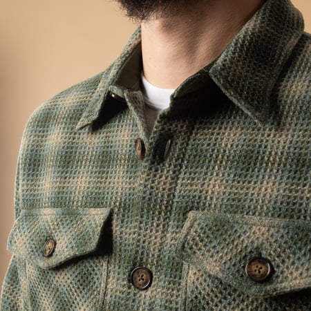 Surchemise en laine PORTUGUESE FLANNEL Waffle Overshirt couleur Green detail de face