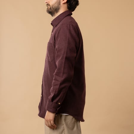 Portuguese Flannel Teca Shirt in Bordeaux color, side profile cotton shirt
