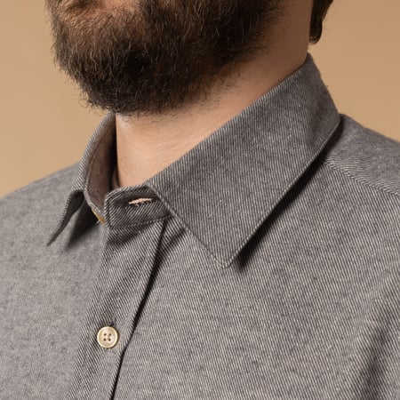 Portuguese Flannel Teca Shirt in Light Grey, front detail