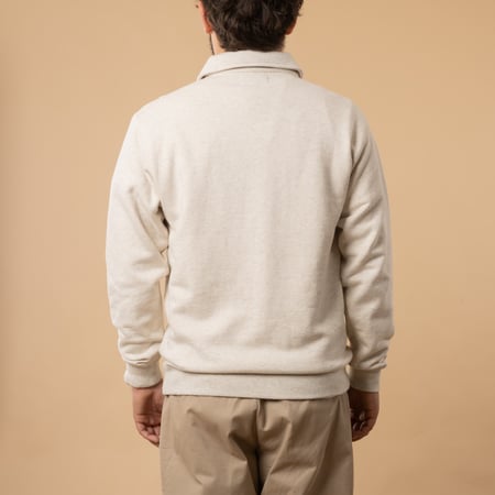 BEAMS PLUS Half Zip long sleeve sweatshirt in Oatmeal color, back view.
