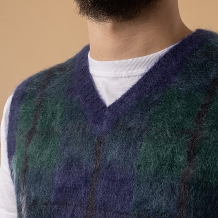 BEAMS PLUS sleeveless plaid vest in Navy Mohair with front detail.