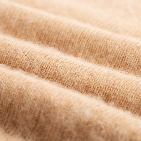 Close-up Wool - HARLEY OF SCOTLAND X FLÂNEURS - Shaggy Crew Neck Sweater - Malt