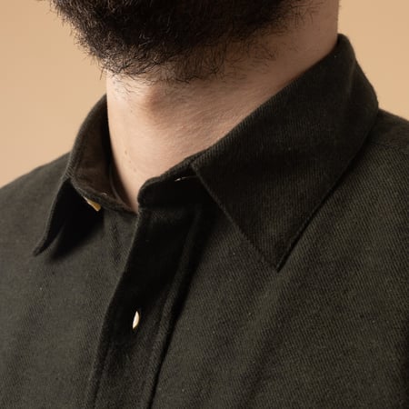 PORTUGUESE FLANNEL cotton shirt - Teca Shirt in Moss Green with collar detail