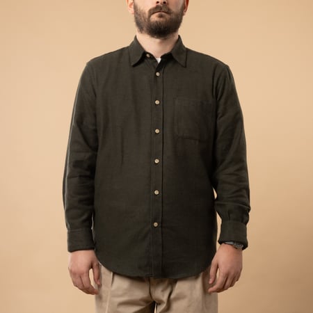 PORTUGUESE FLANNEL cotton shirt - Teca Shirt in Moss Green color, front view