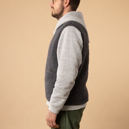 flâneurs-COLDBREAKER-sleeveless-wool-jacket-Pepitko-Vest-Steel-side-profile