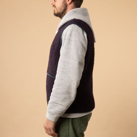 flâneurs-COLDBREAKER-sleeveless wool jacket-Pepitko Vest Plum-profile view