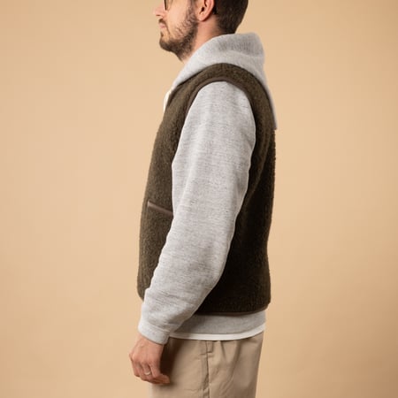 flâneurs-COLDBREAKER-sleeveless-wool-jacket-Pepitko-Vest-Khaki-side-profile