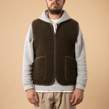 flâneurs-COLDBREAKER-sleeveless wool jacket-Pepitko Vest-Khaki-front closed