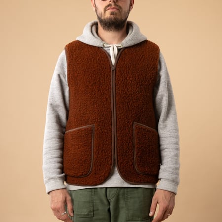 flâneurs-COLDBREAKER-veste-en-laine-sans-manche-Pepitko-Vest-Cognac-de-face-fermé