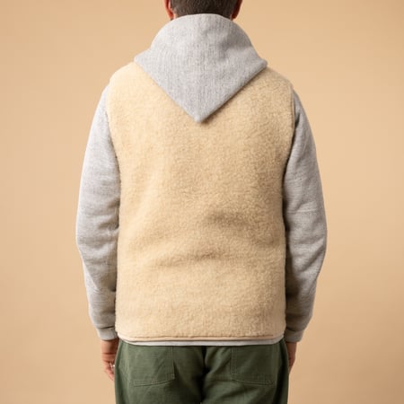 flâneurs-COLDBREAKER-sleeveless wool jacket-Pepitko beige from the back
