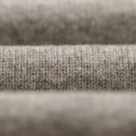 closeup flâneurs-Mooncastle-Japanese Sweater-Wool and Cashmere-Round Neck light grey-4