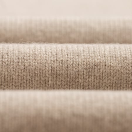 closeup-flâneurs-Mooncastle-Japanese-Sweater-Wool-and-Cashmere-Chimney-Collar-Beige-Gray