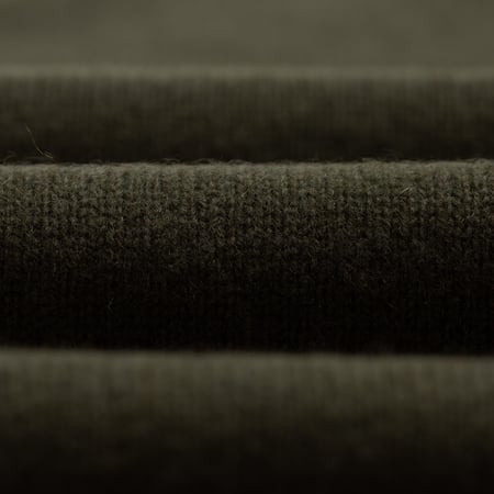 closeup-flâneurs-Mooncastle-Japanese-Sweater-Wool-and-Cashmere-Turtleneck-moss-green